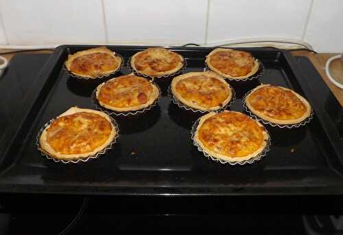 Mini quiches knacki moutarde