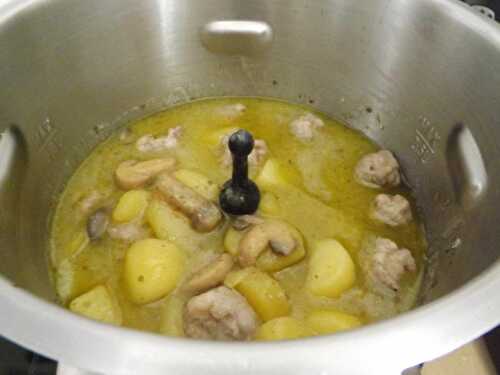 Pomme de terre à la farce   et champignons