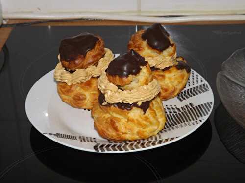 Religieuses au chocolat au lait ou crème vanille