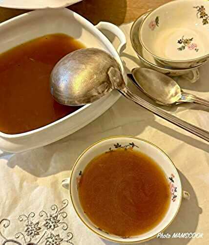 Consommé d’oignons brulés