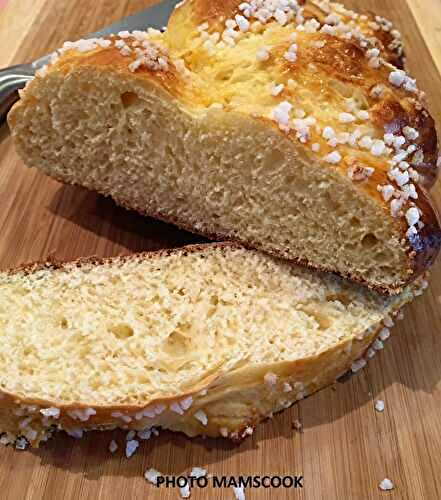 Brioche tressée au sucre perlé