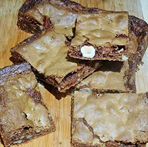 Brownie caramel aux noix de Pecan et noisettes