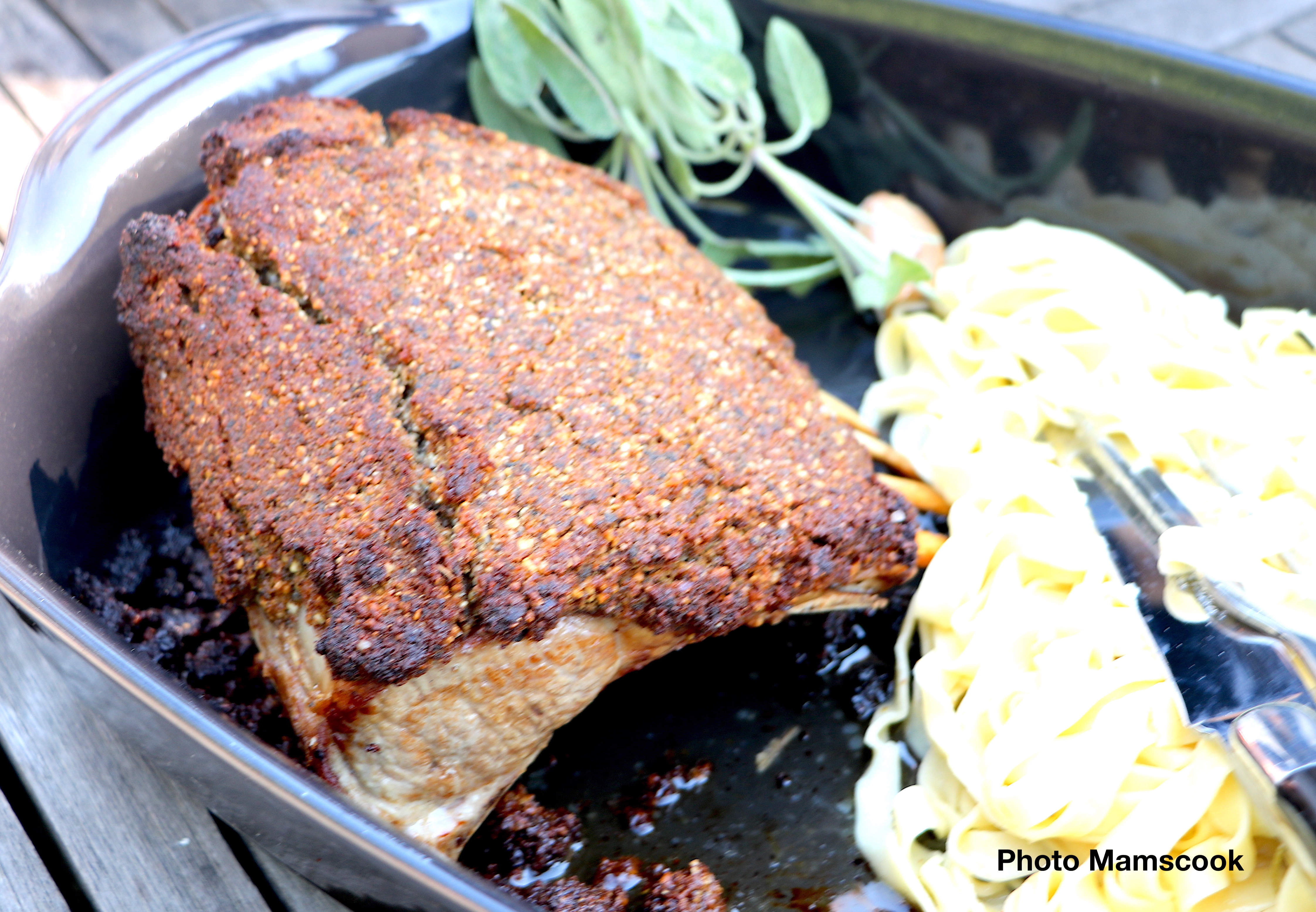 Carré d'agneau en croute de sauge
