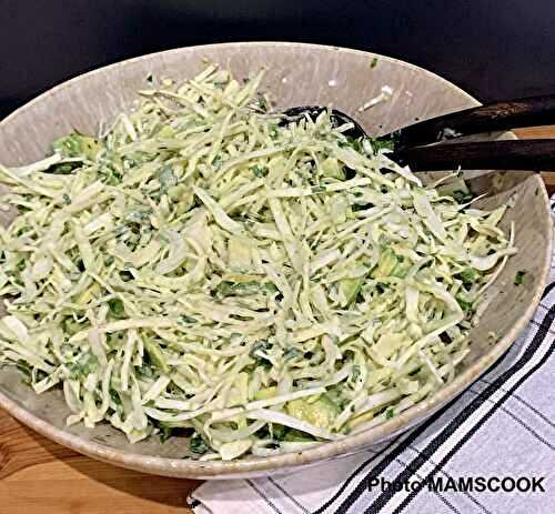Coleslaw tout vert ! Autrement appelé salade de chou aux avocats...