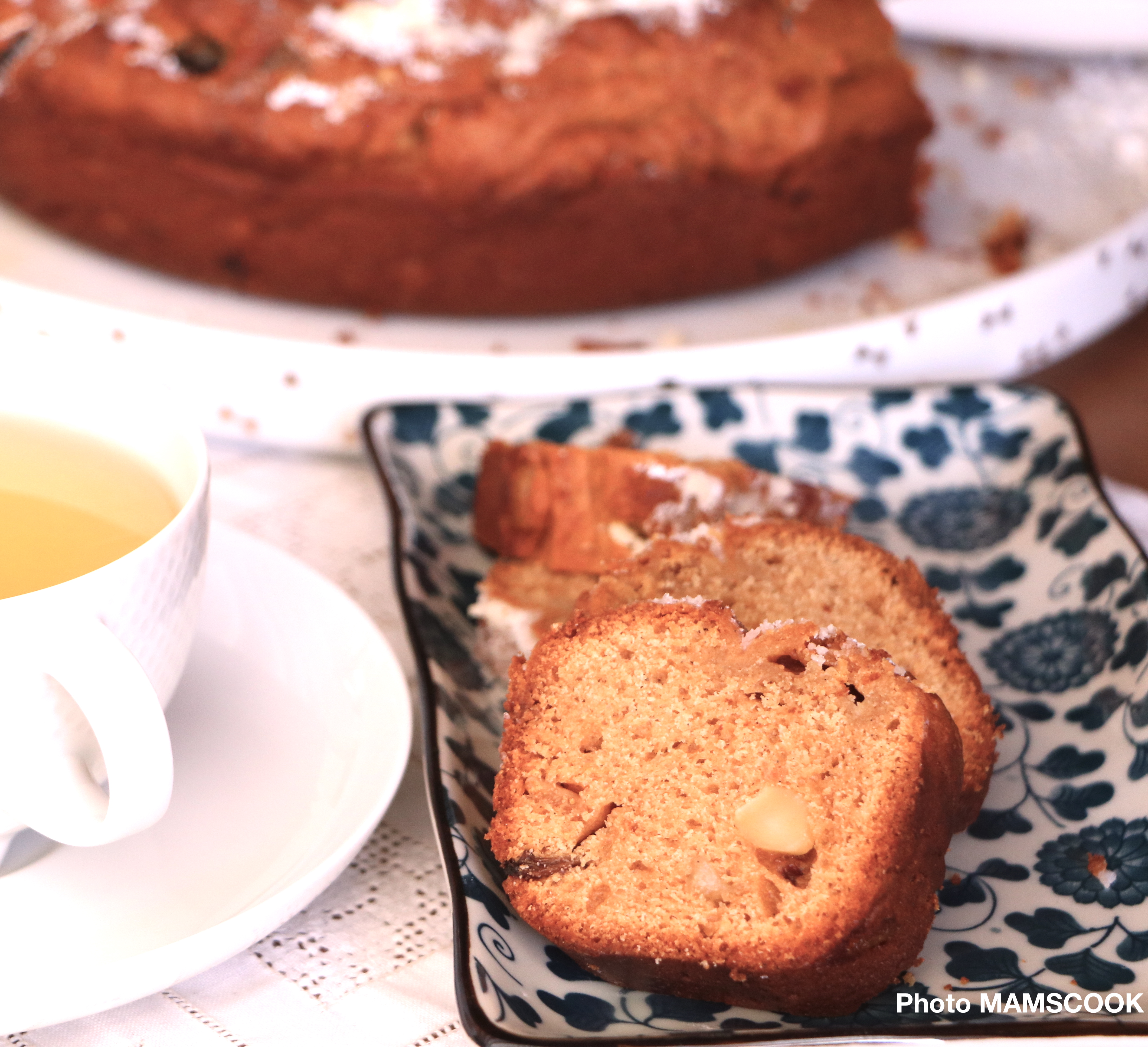 Comme un cake ricotta, fruits confits et fruits secs