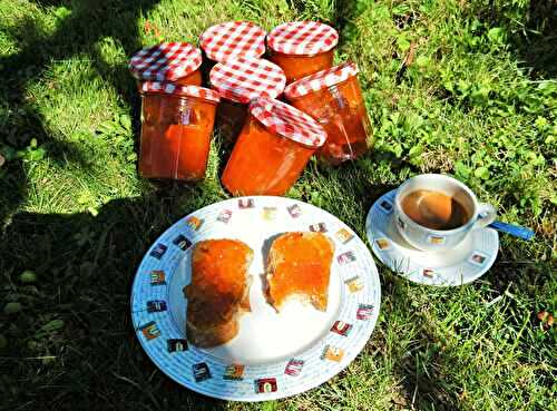 Confiture d'abricots à la vanille