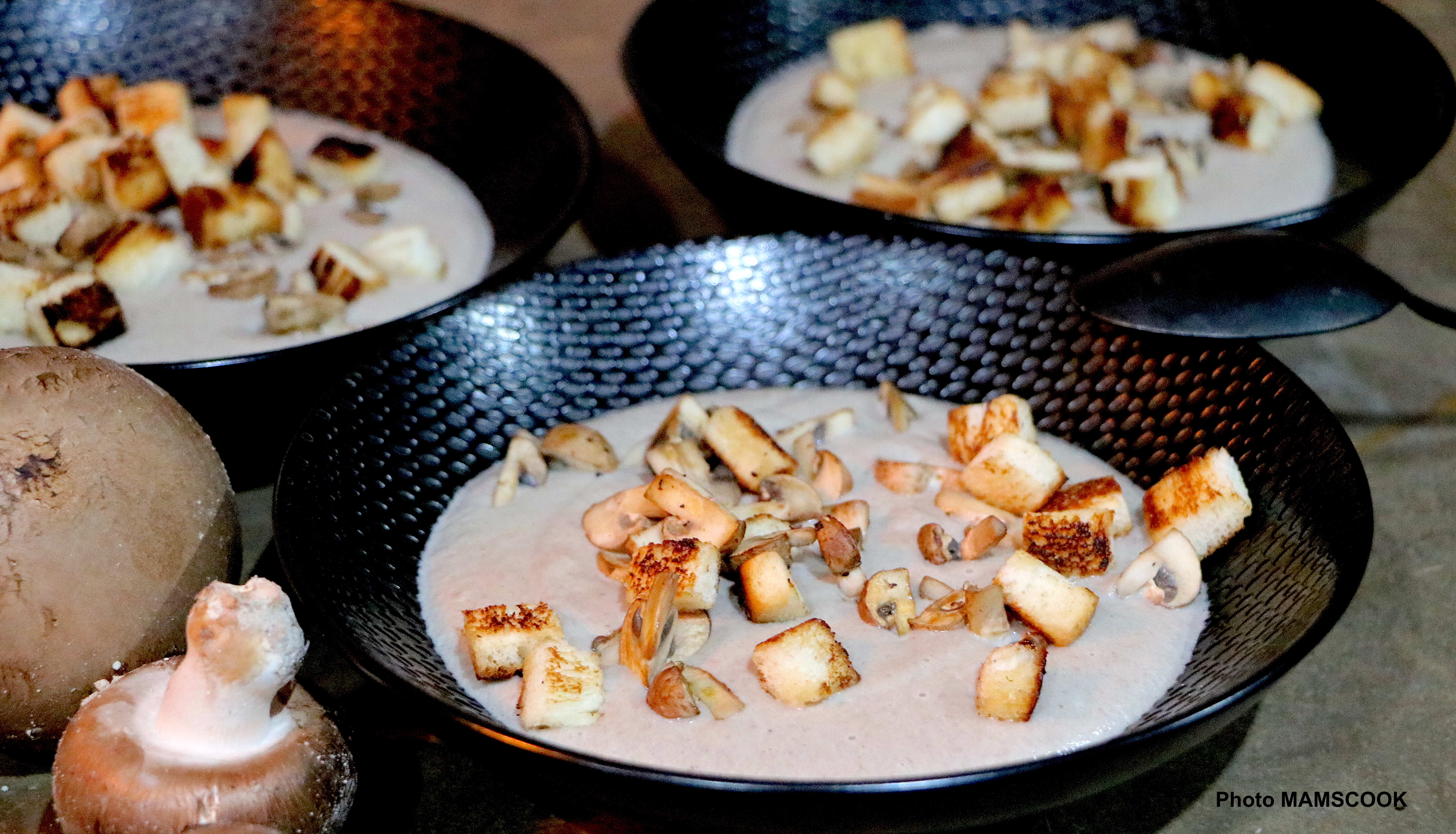 Crème de champignons au curry vert