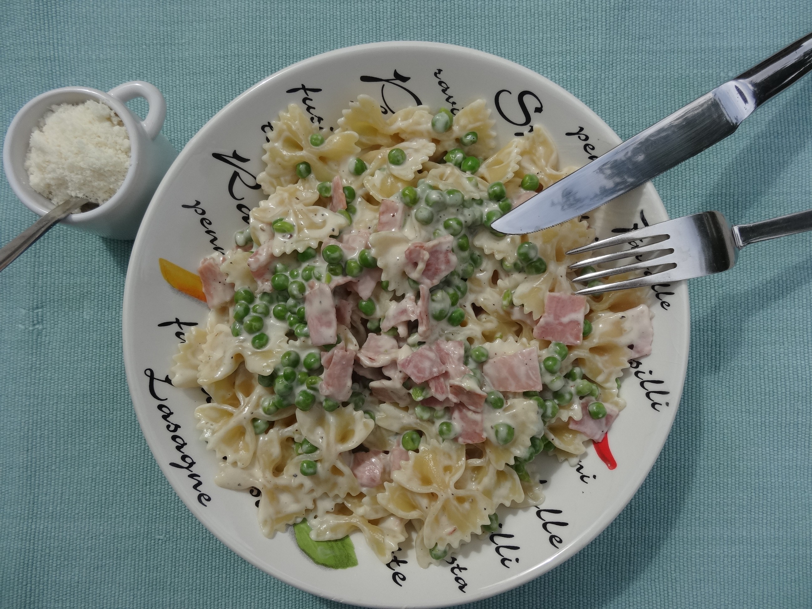 Farfalle au Jambon et Petits Pois