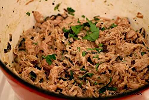 Fricassée de porc à la crème et aux olives