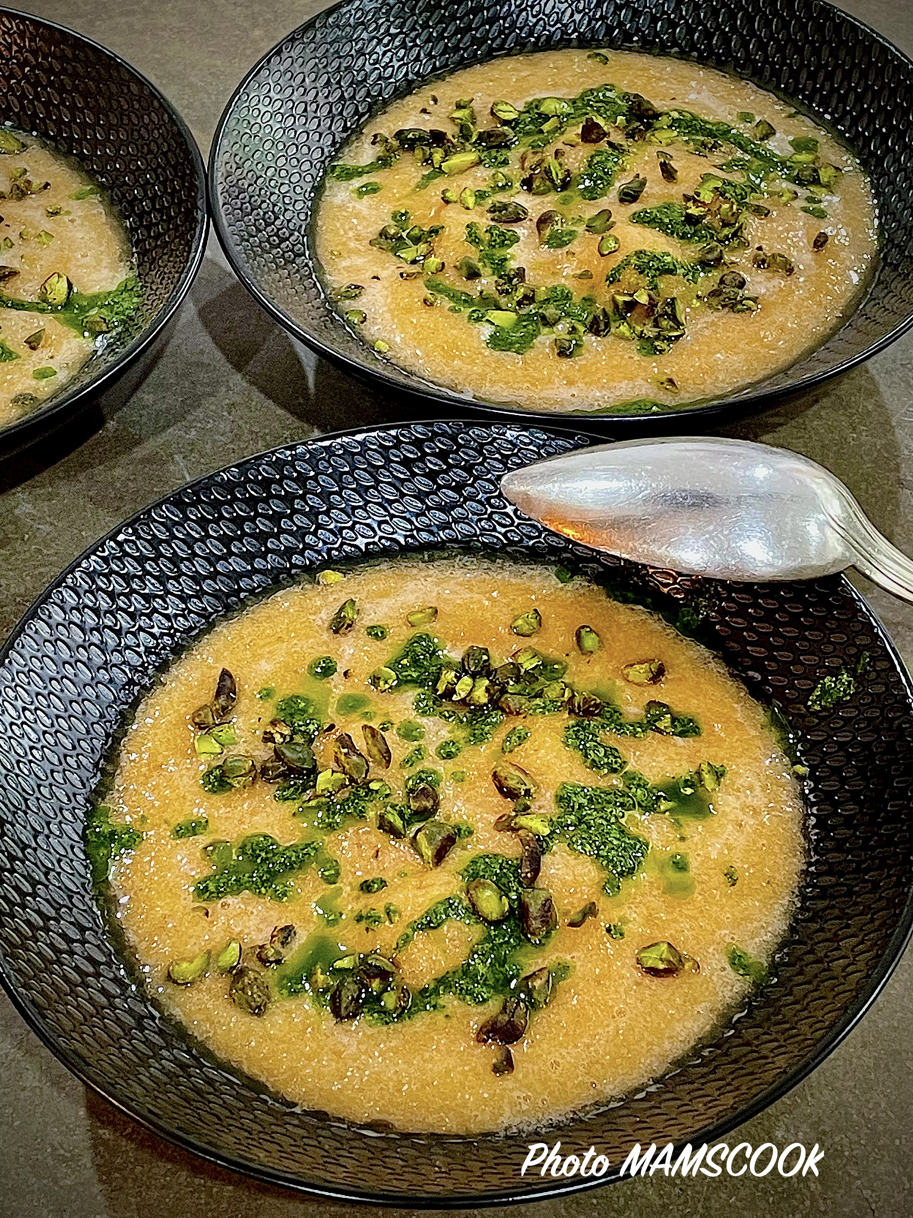 Gaspacho de melon au pistou de pistaches