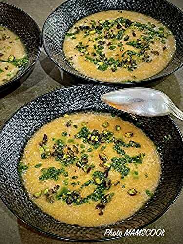 Gaspacho de melon au pistou de pistaches