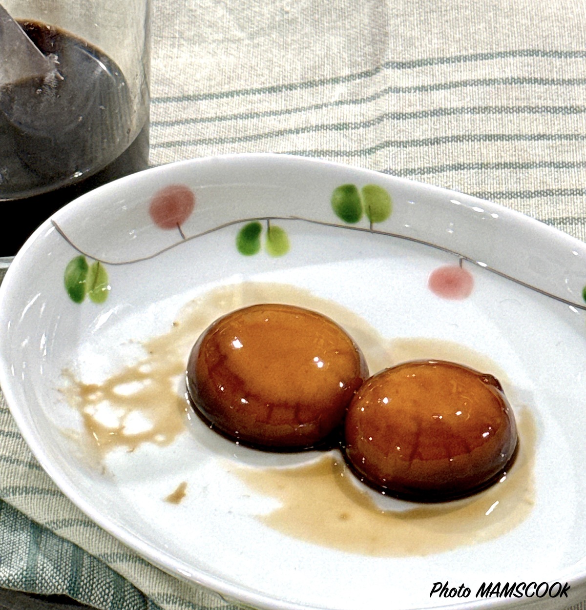 Jaunes d'oeufs marinés dans la sauce soja