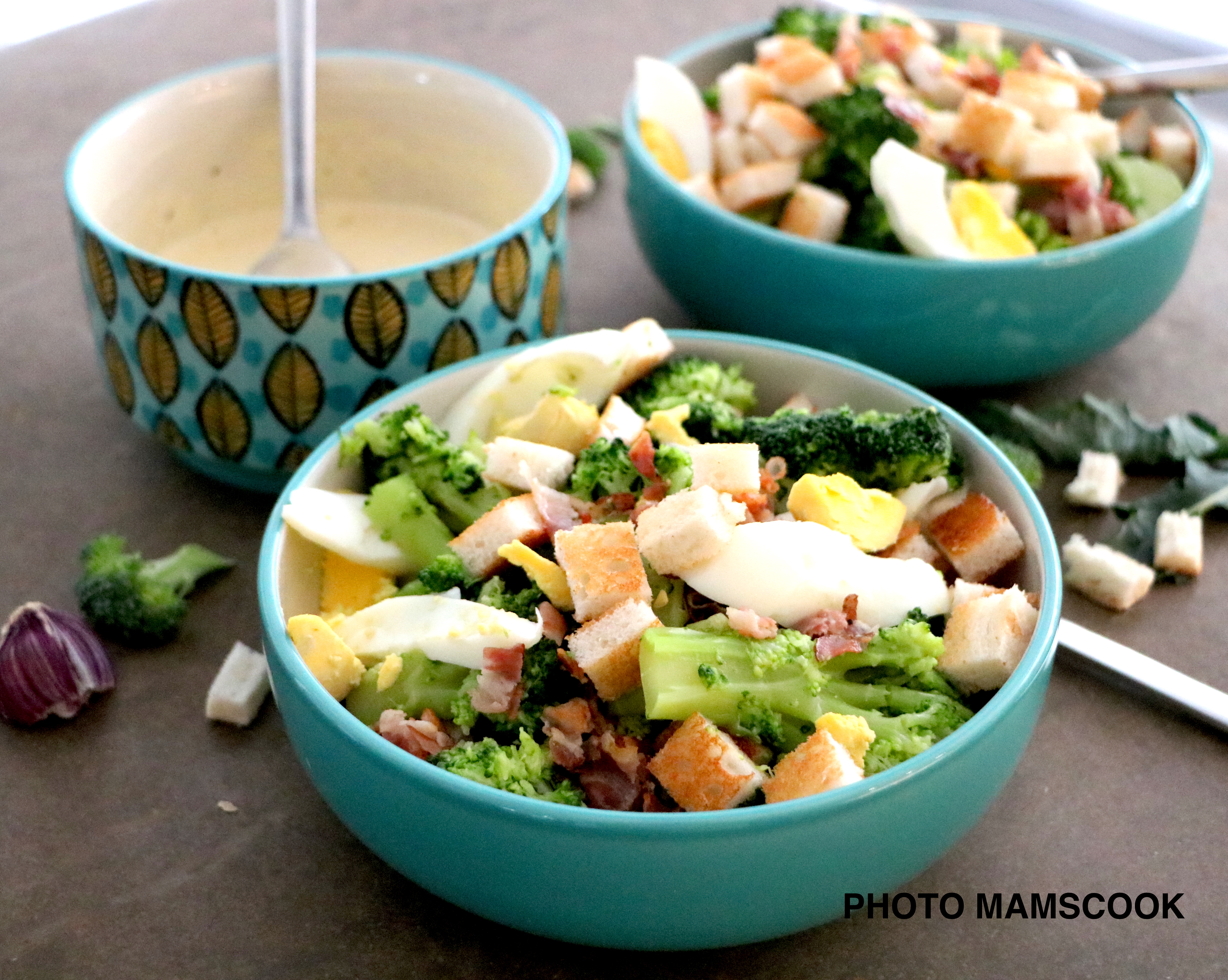 Ma salade complète brocolis et compagnie et sa sauce rémoulade