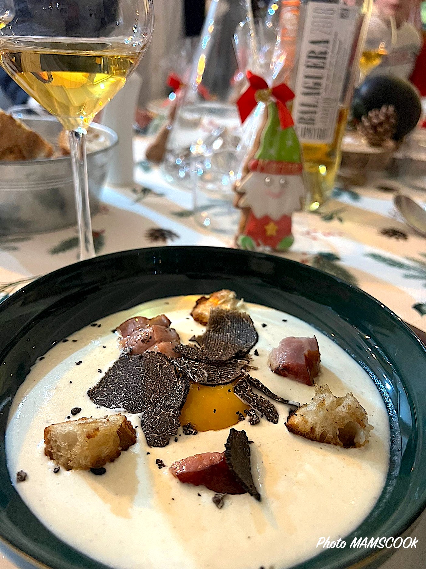 Oeuf sur crème de parmesan à la truffe