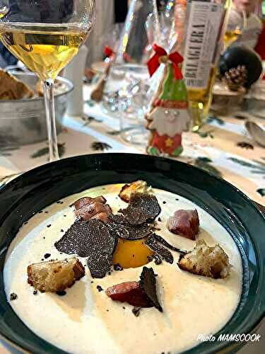 Oeuf sur crème de parmesan à la truffe