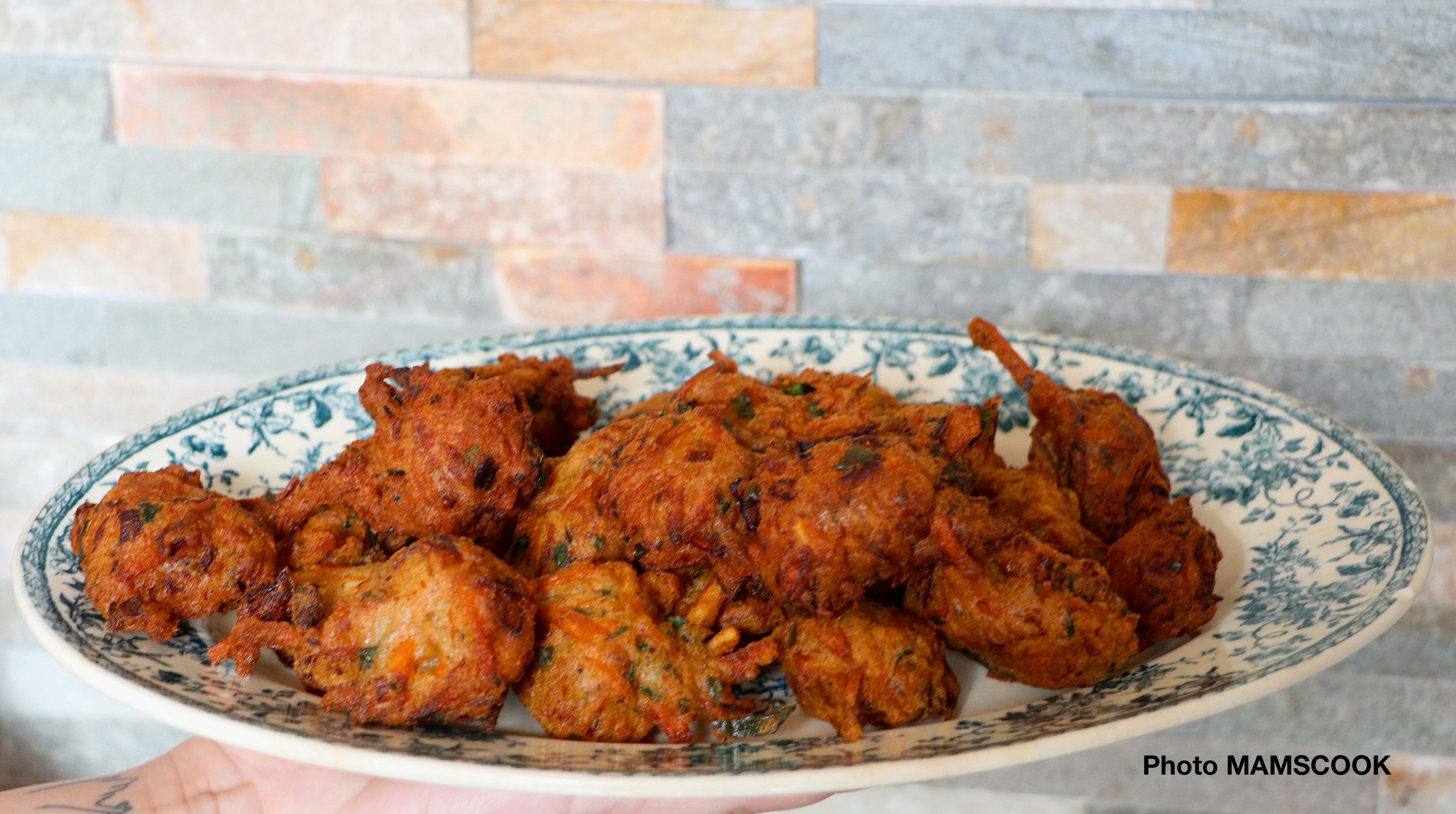 Pakoras encore appelés Bhadias ou Bajjis à la farine de lentilles, ou plus simplement beignets de légumes indiens!