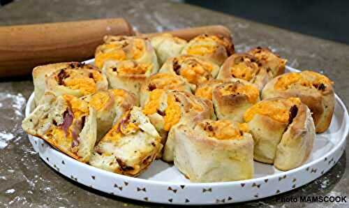 Petits pains au lard et au Cheddar