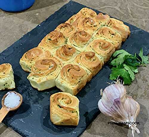 Petits pains feuilletés à l'ail violet de Cadours