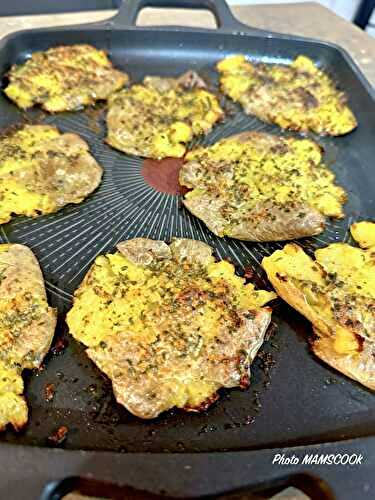 Pommes de terre écrasées croustillantes à l'ail