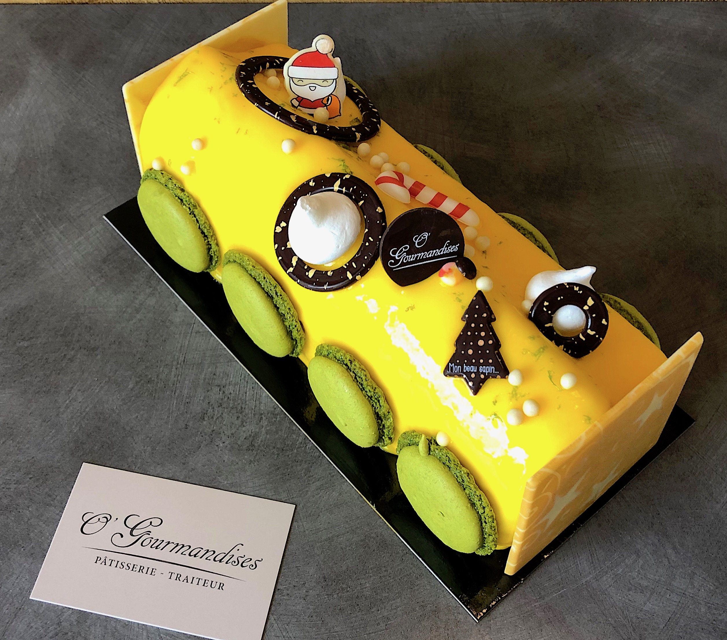 Pourquoi mange-t-on une bûche à Noël?