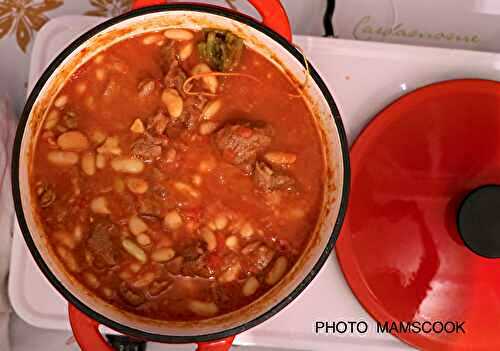 Ragoût de mouton aux haricots et à la tomate