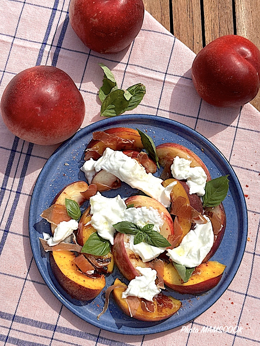 Salade de nectarines à la mozzarella crémeuse