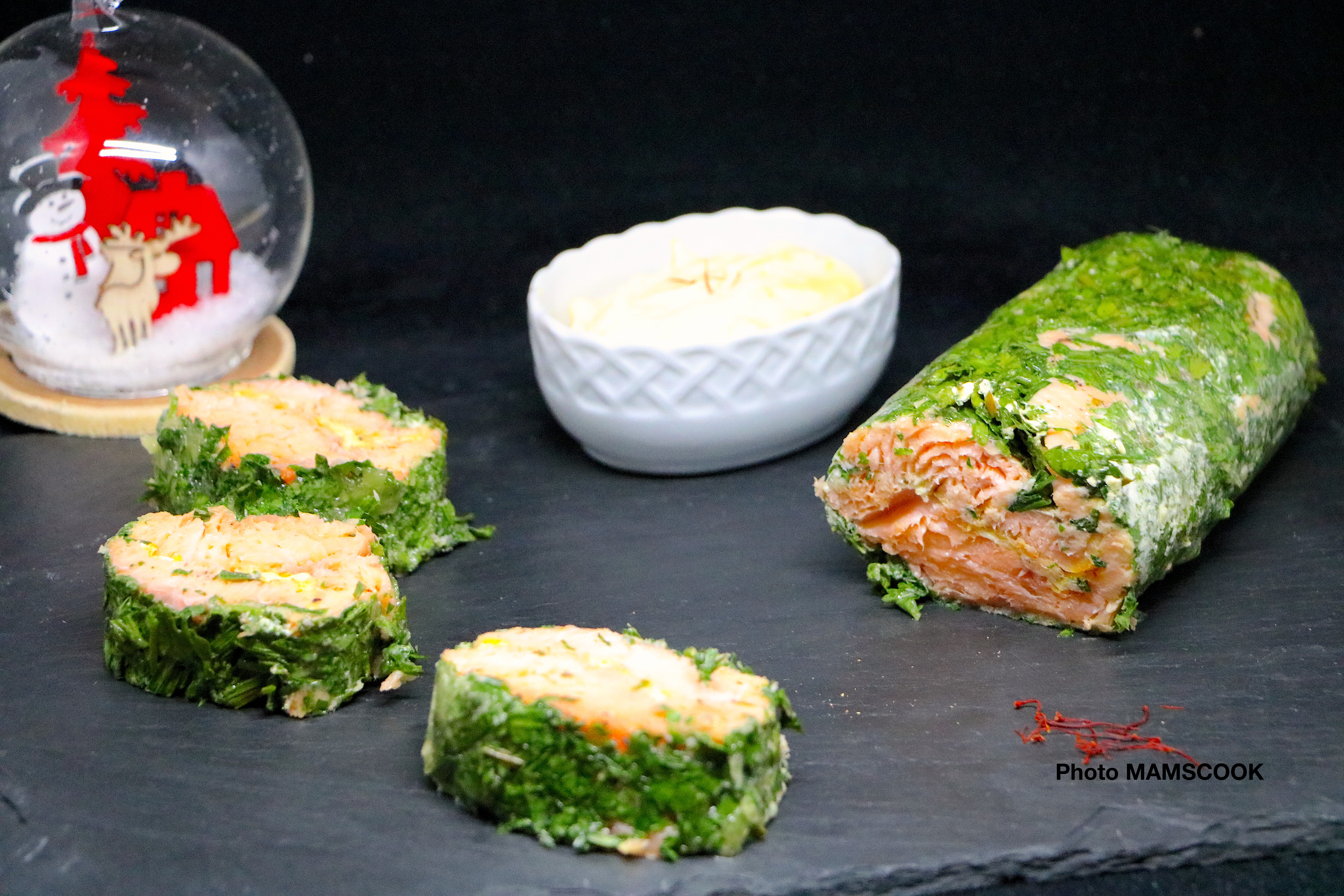 Saumon safrané aux herbes et son aïoli au safran