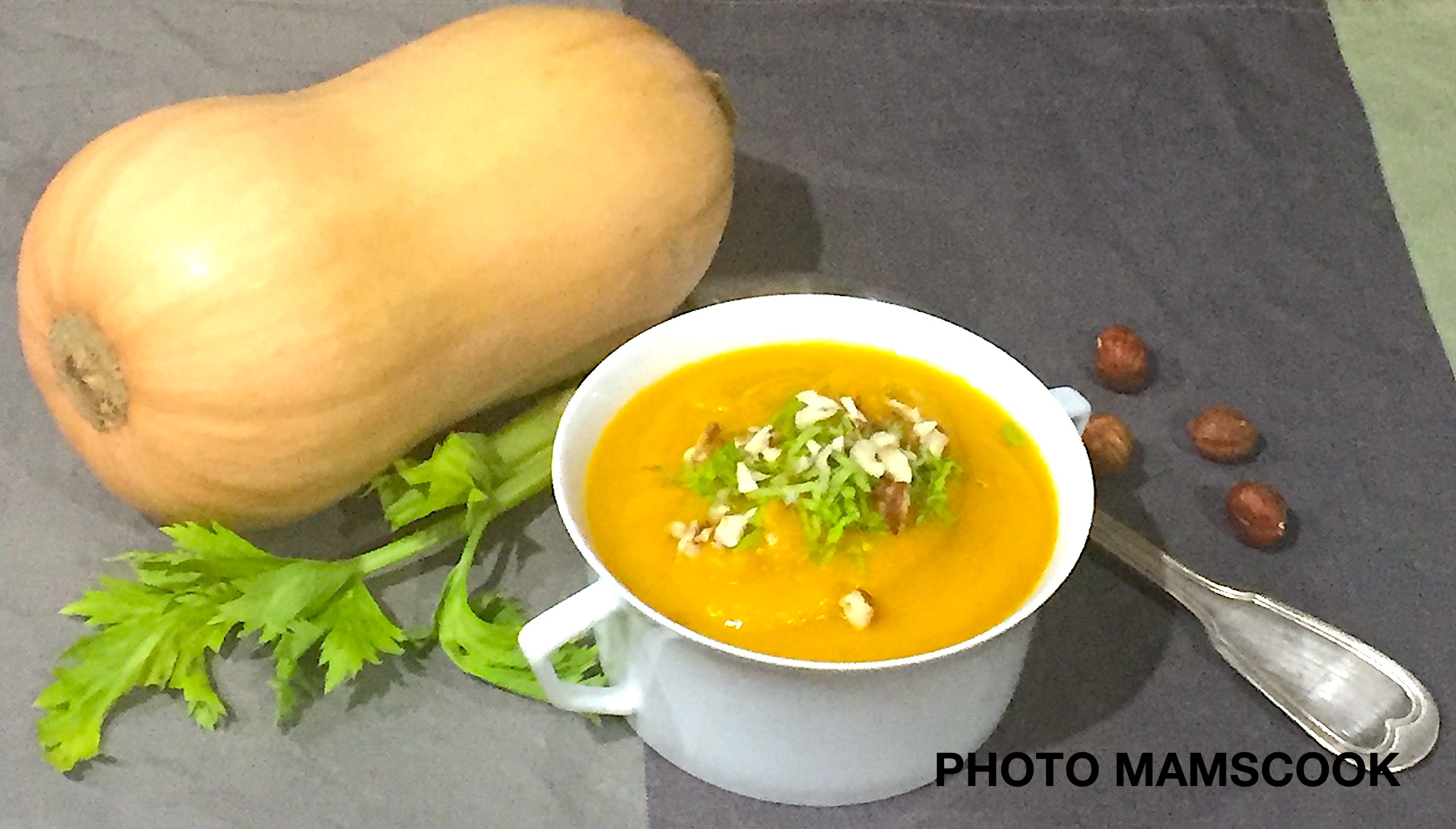 Soupe de butternut au céleri