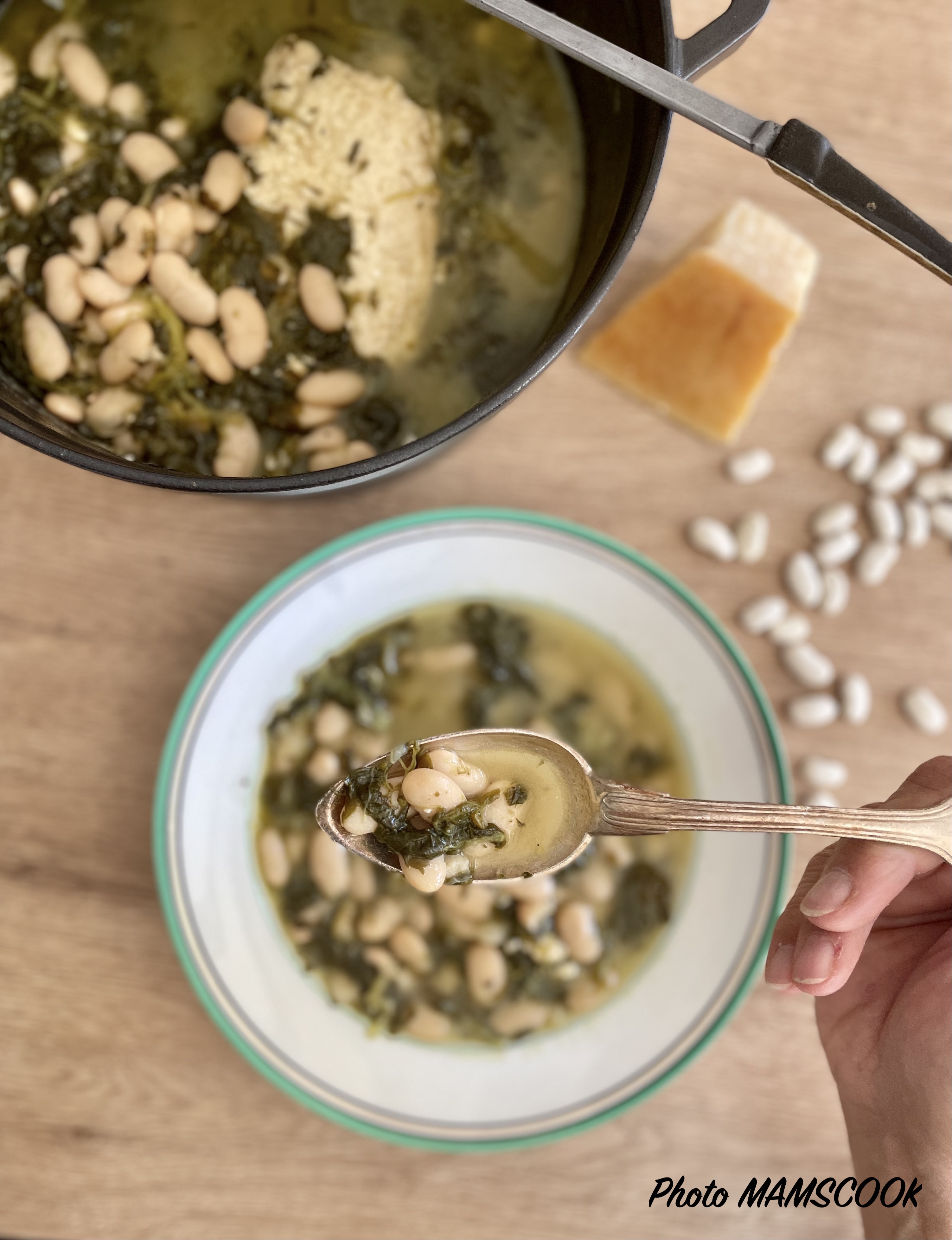 Soupe de haricots aux croutes de parmesan
