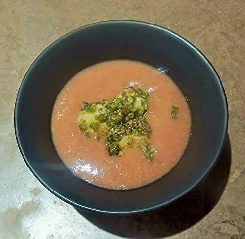 Soupe de pêches aux pêches rôties aux pistaches