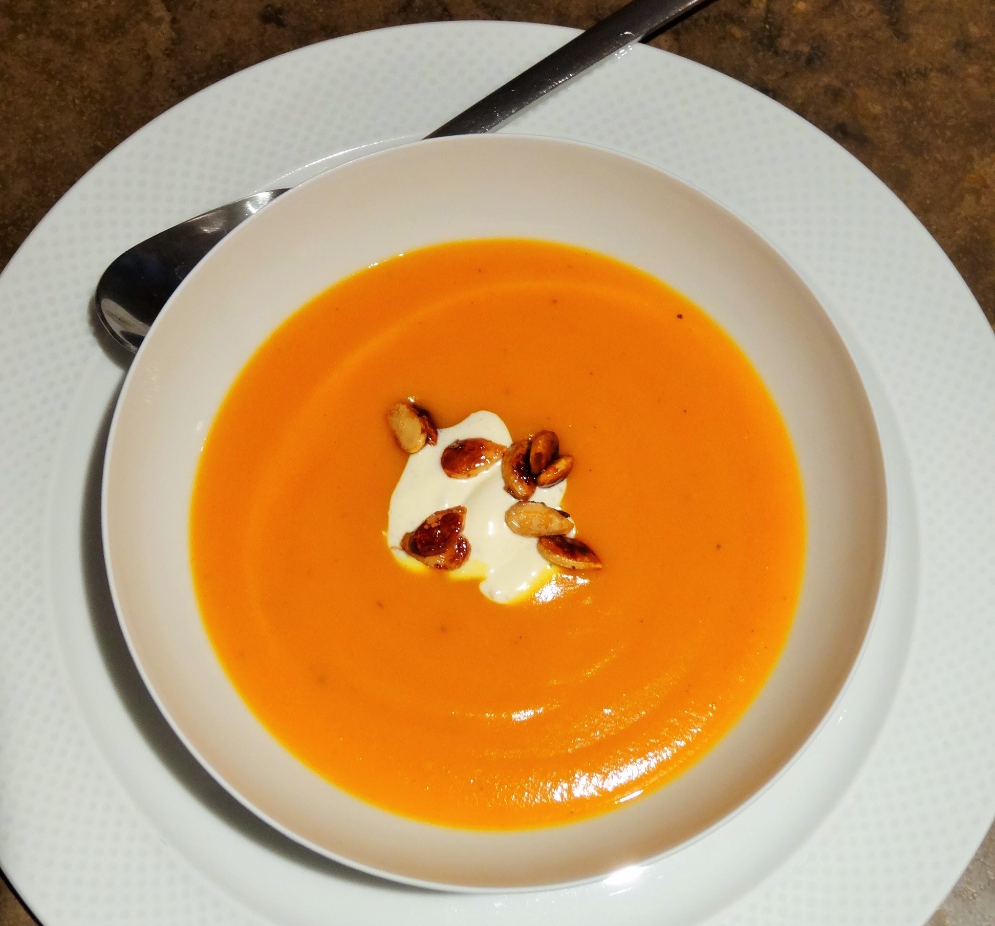 Soupe de potimarron aux graines de courge caramélisées