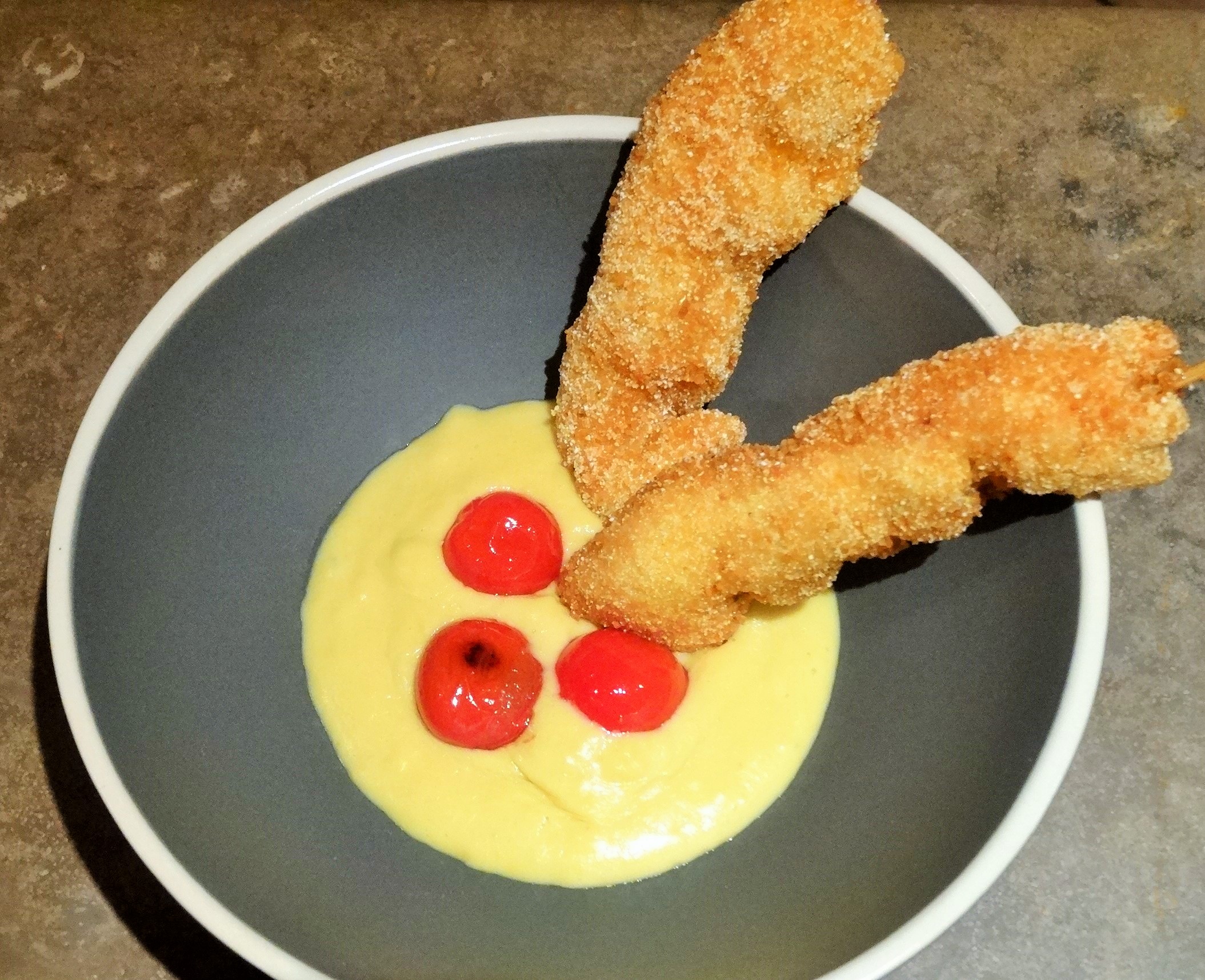 Sticks de dinde au cheddar sur une crème de maïs