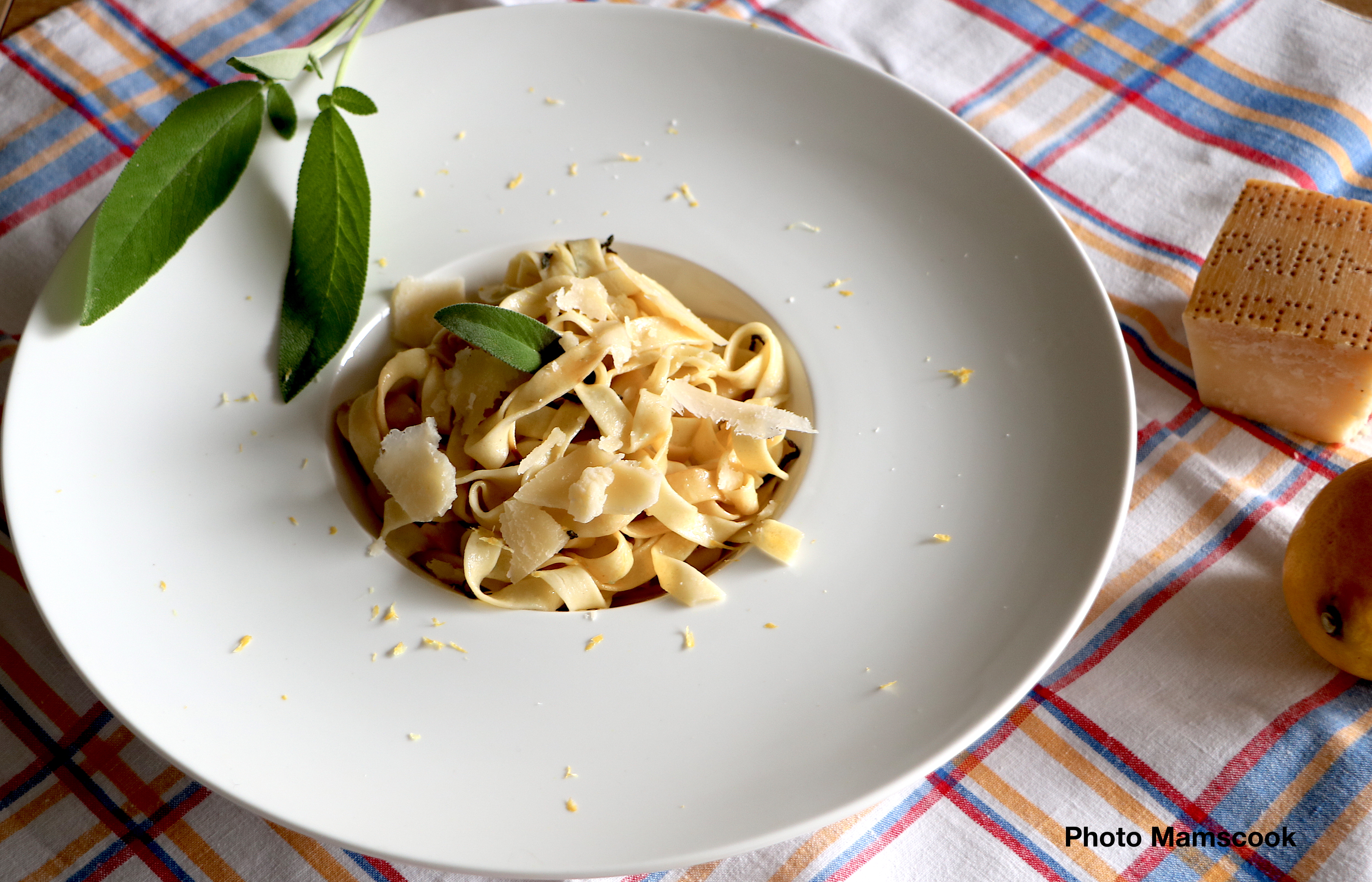 Tagliatelles fraiches (ou pas!) au citron et à la sauge, tout simplement!