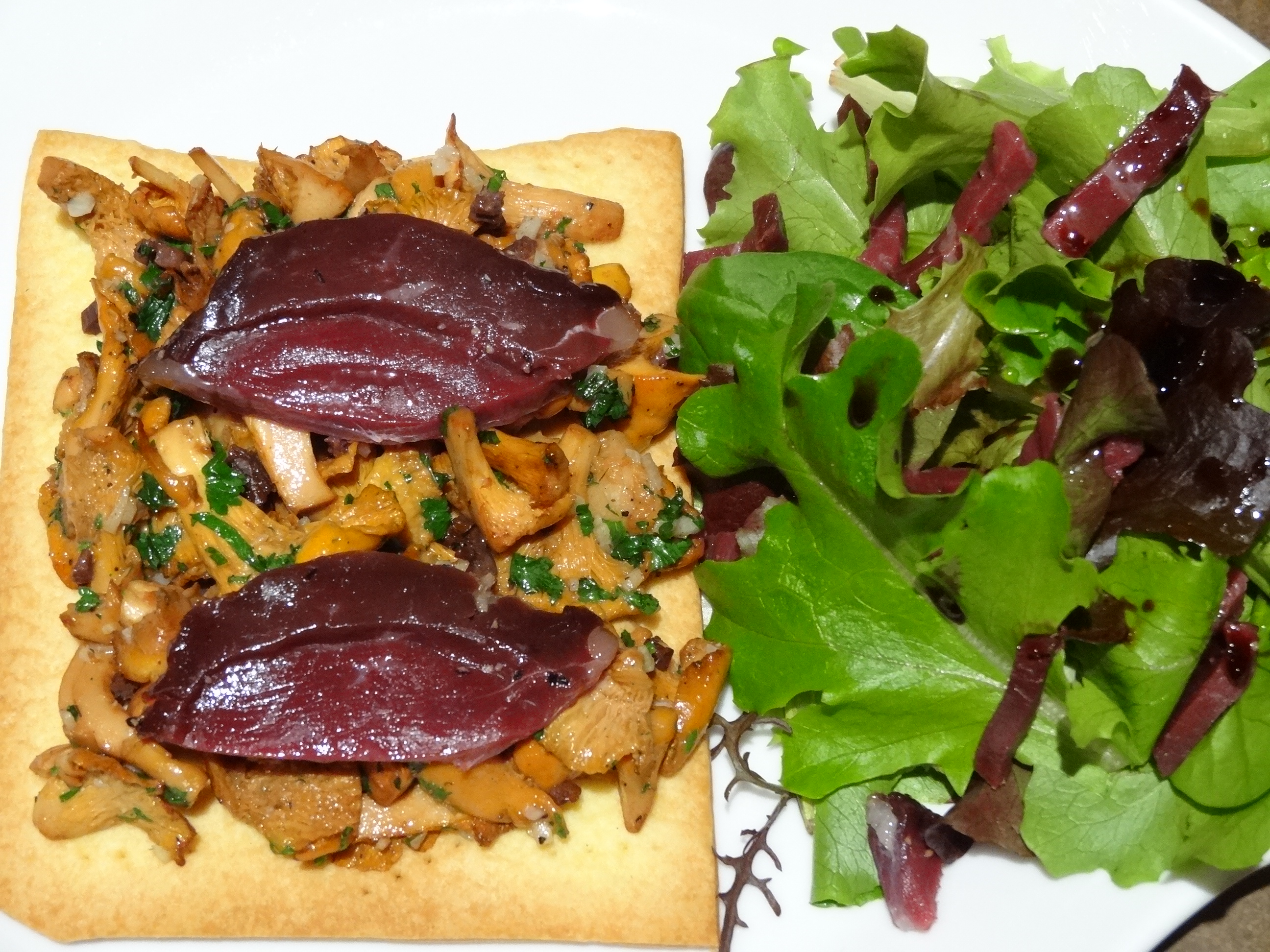 Tartelettes aux girolles et magret fumé