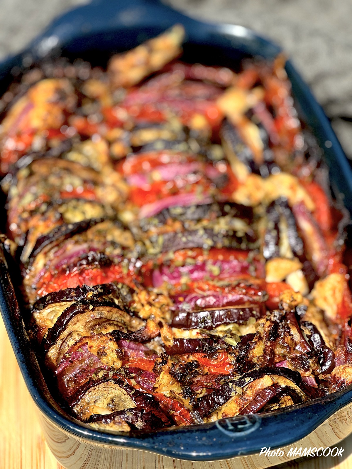 Tian aubergines, tomates, oignons rouges