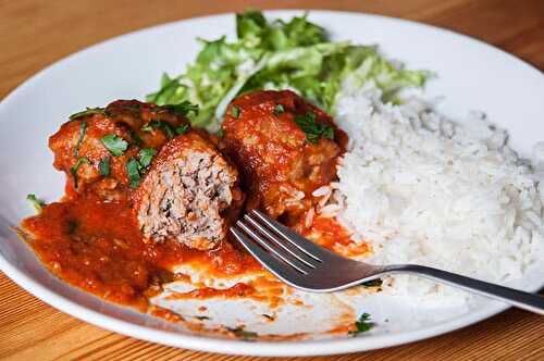 Boulettes de viande en sauce tomate : la recette pas cher et facile