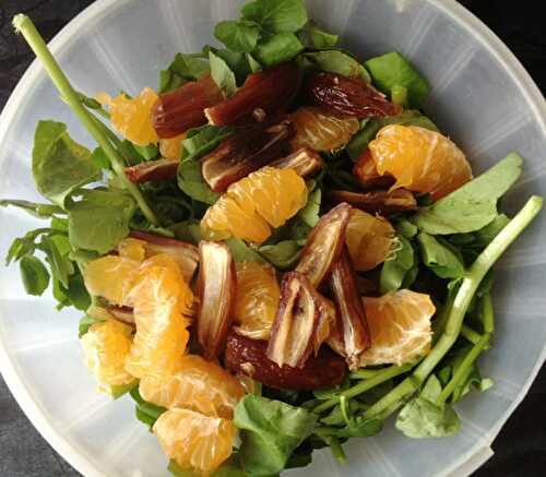 Salade originale aux dattes et mandarines