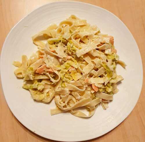 Tagliatelles aux poireaux et saumon fumé (664 Kcal)