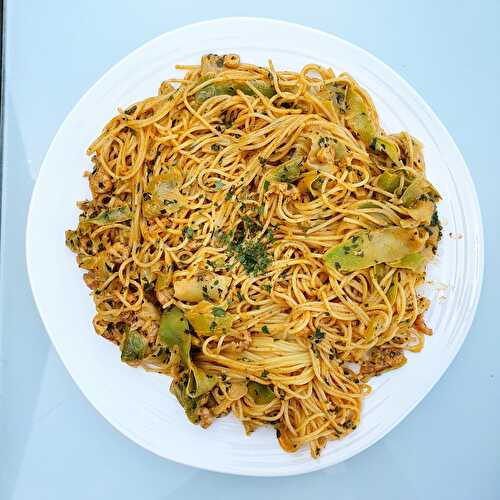Spaghettis aux crevettes (701 Kcal)