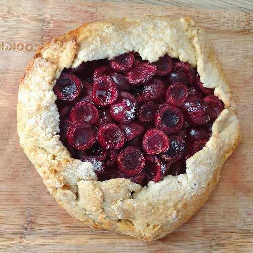 Tarte à rustique à la cerise (277 Kcal)