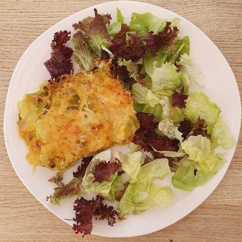 Gratin de poireaux - pommes de terre (332 Kcal)