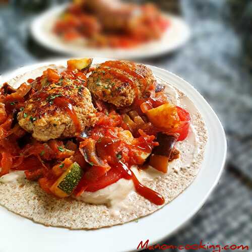 Boulettes de poulet accompagnée de sa poêlée de légumes du soleil (599 Kcal)