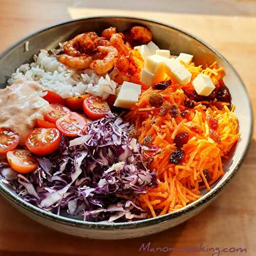 Salade : carottes, chou rouge et crevettes pimentées