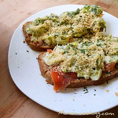 Tartine de poireaux et truite fumée (684 Kcal)