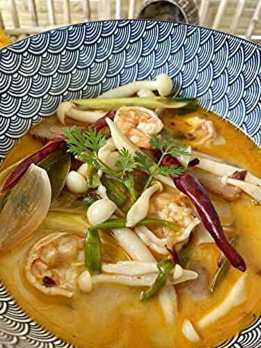 Authentique Tom Yum - Soupe à la Citronnelle et Aux Crevettes