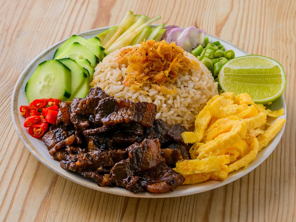 Khao Kluk Kapi – Riz thaï à la pâte de crevettes et porc sucré