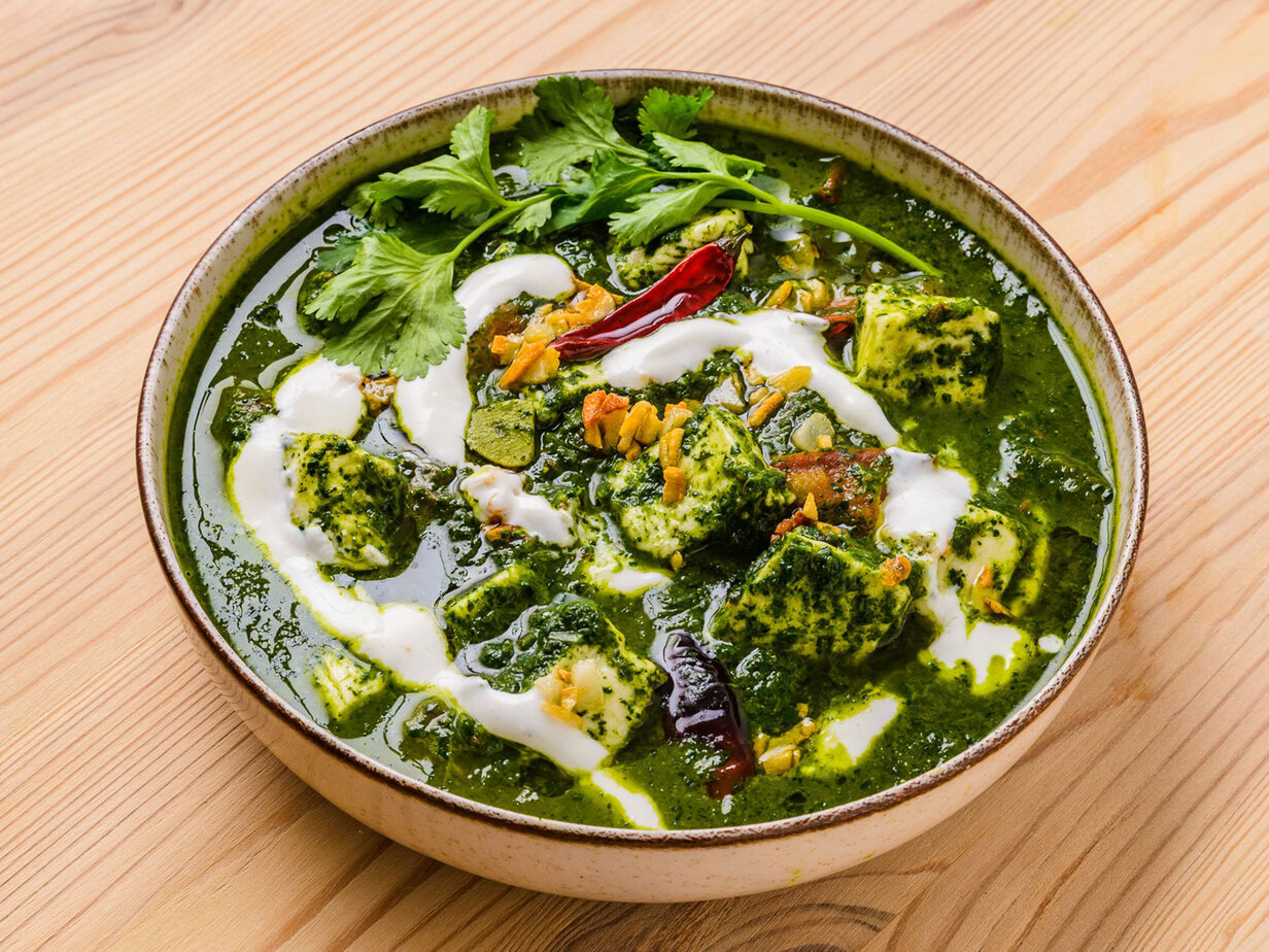 Lasooni Palak Paneer (épinards à l’ail, paneer et tadka)