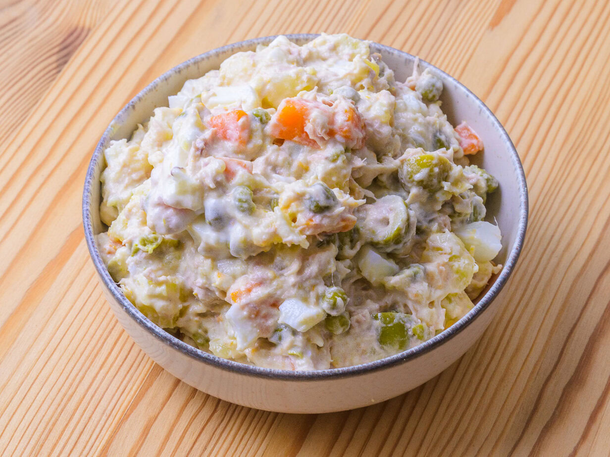 Ensaladilla rusa - salade de pommes de terre espagnole