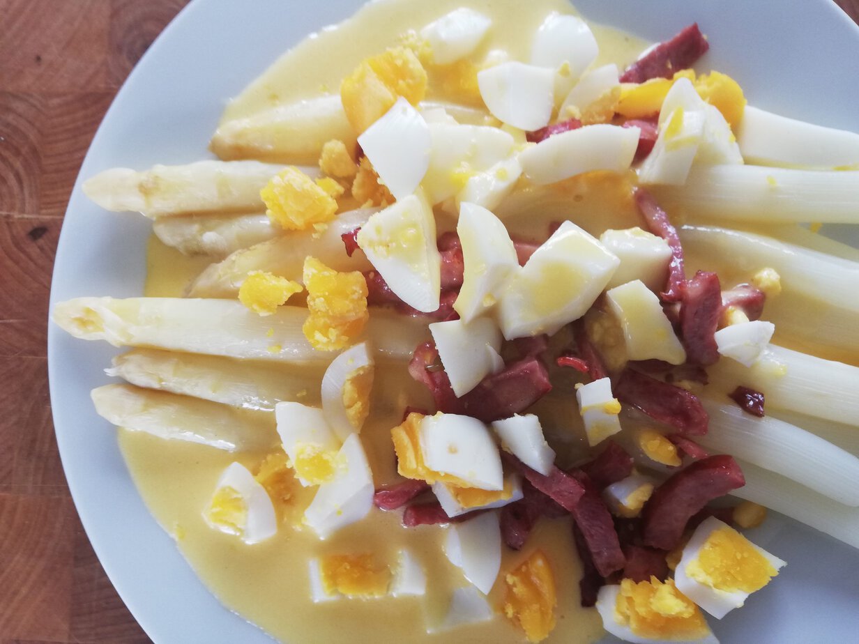 Asperges à la flamande au jambon