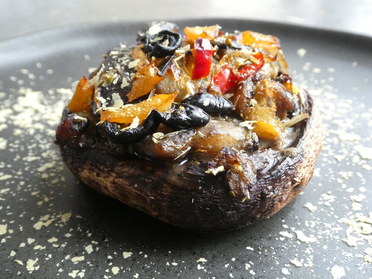 Champignons portobello farcis à l'aubergine et au citron confit
